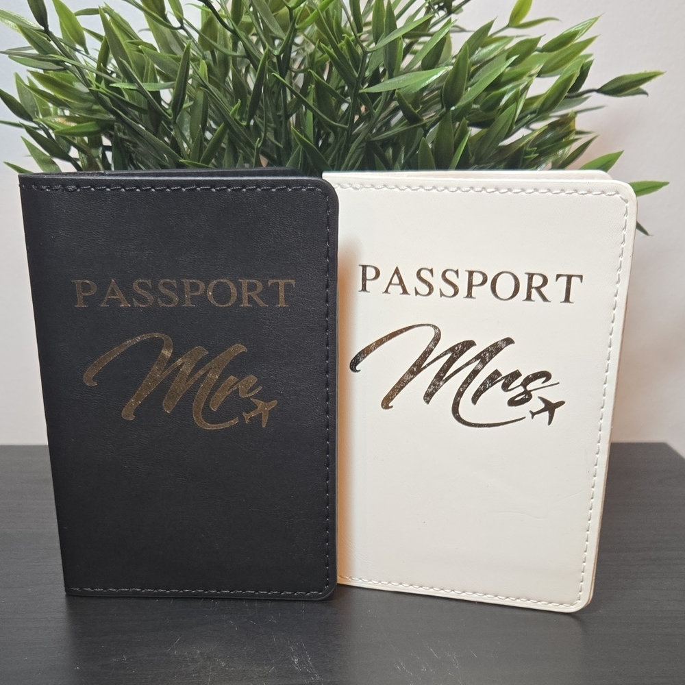 MR. And MRS. Black and White Passport Holders Set